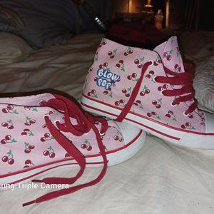 Blow pop high top like nee size 4.
